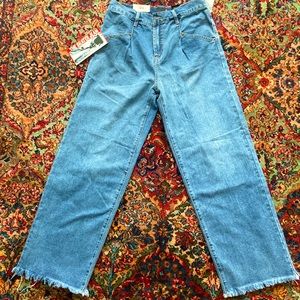 Wide legged skater jeans with raw/frayed hem